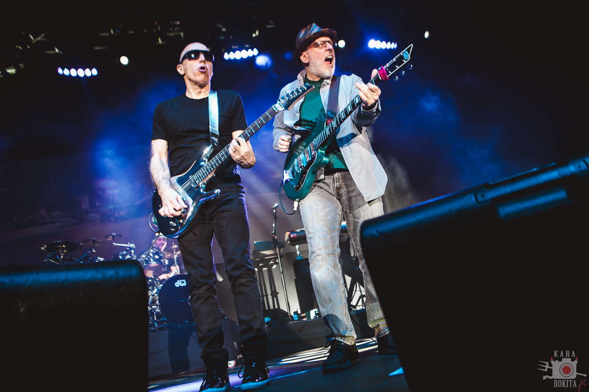 G3 - Satriani, Petrucci, Roth